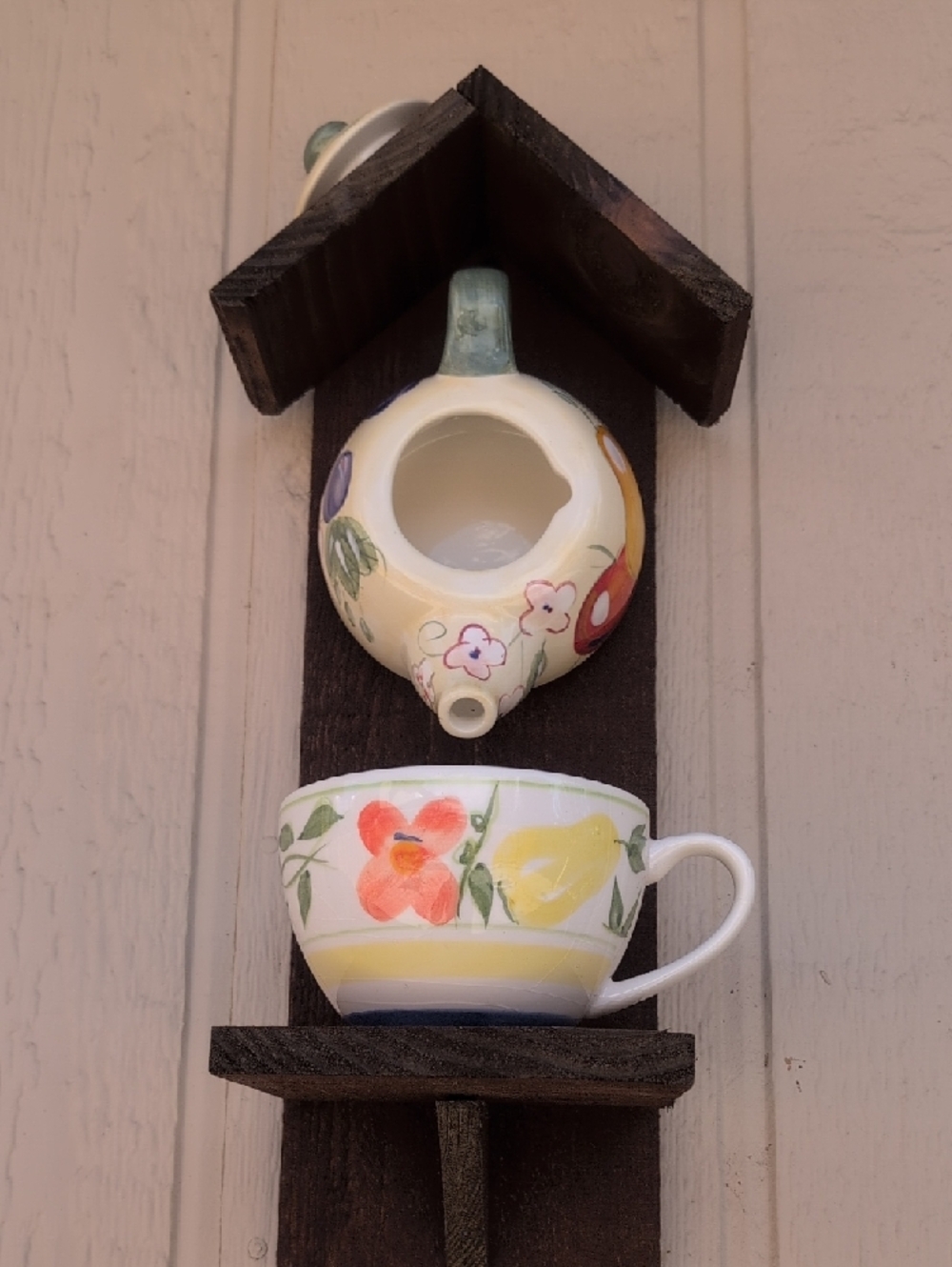 Rustic Wooden Handmade Teapot Bird Feeder Fruit And Flowers - Picture 4 of 16